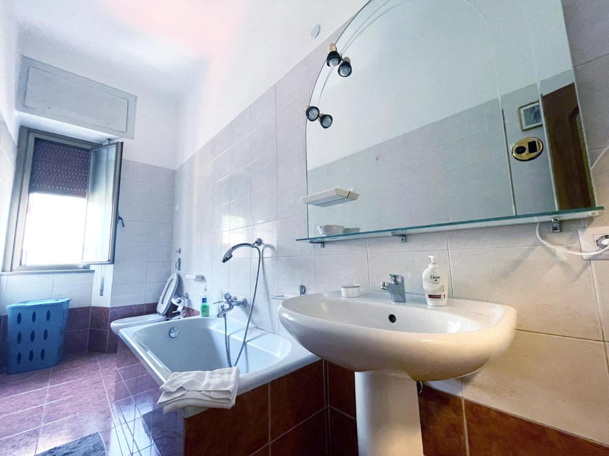 Hostel Corner 32 Milano Dış mekan fotoğraf